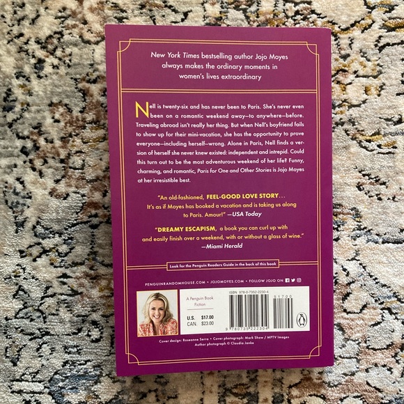 Jojo Moyes - Paris For One And Other Stories Paperback Novel - like new - Picture 2 of 2